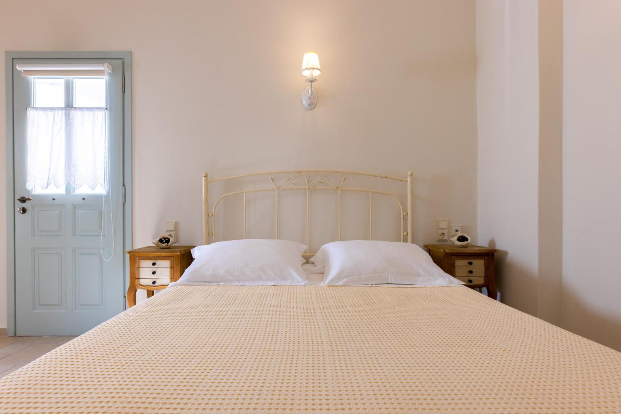 Monachofolitses Bed and Breakfast Κίμωλος Εξωτερικό φωτογραφία